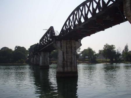 Pont de la rivi�re Kwa�